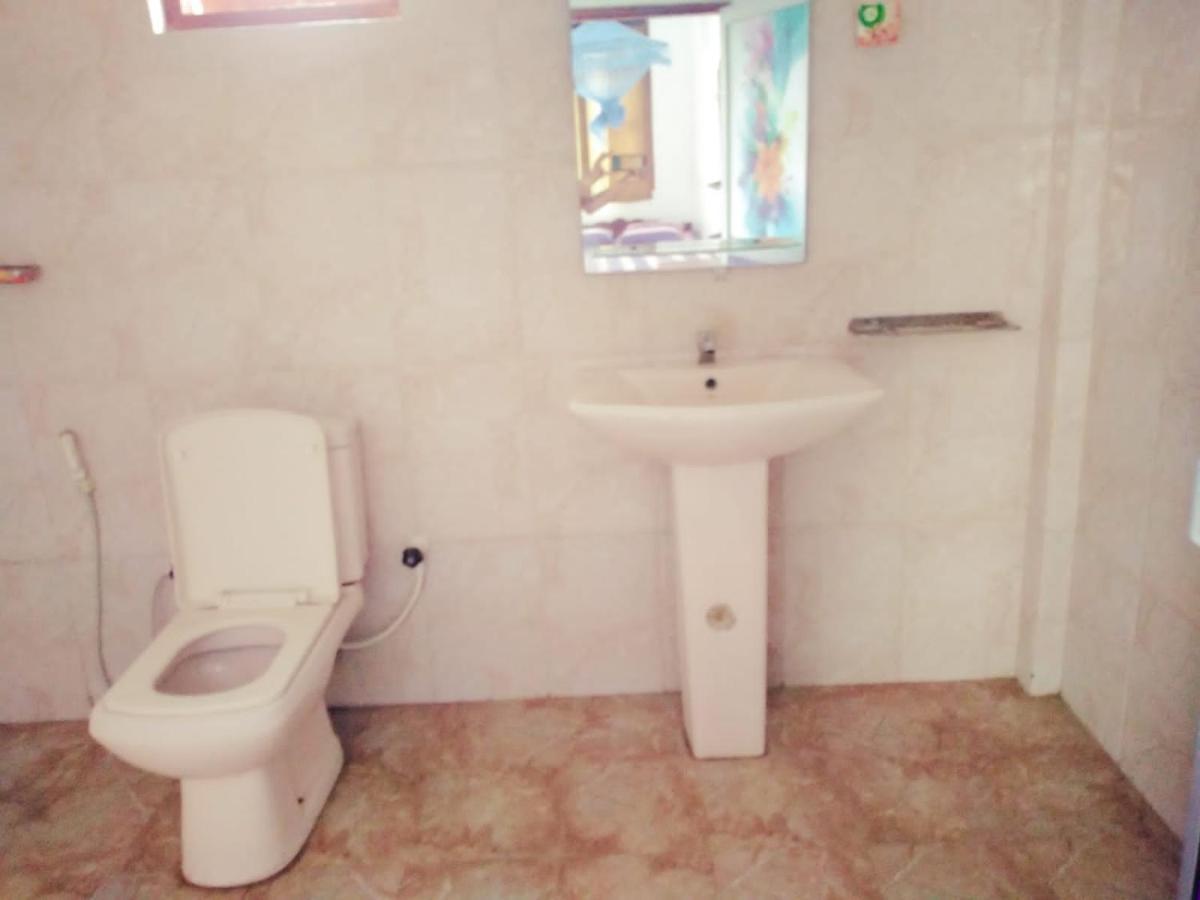 Dinesh Guest House Катарагама Екстер'єр фото