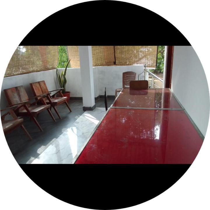 Dinesh Guest House Катарагама Екстер'єр фото